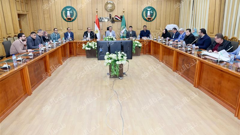 اثناء الاجتماع في