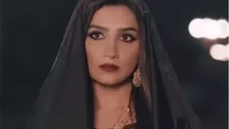 مي عمر تستقبل عزاء
