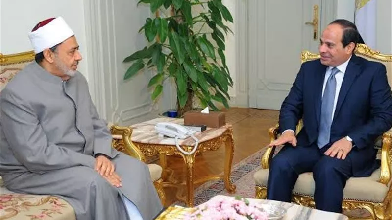 الرئيس السيسي يطمئن على صحة شيخ الأزهر