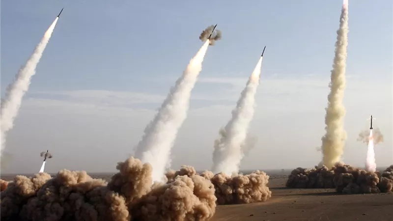 تصعيد شامل من طهران.. صفارات الإنذار تدوي في إسرائيل وصواريخ تعبر الأجواء