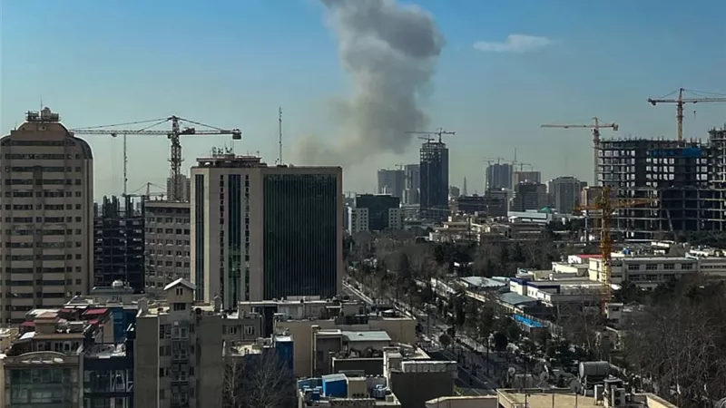 انفجارات ضخمة تهز القدس بعد إطلاق صواريخ إيرانية نحو إسرائيل 