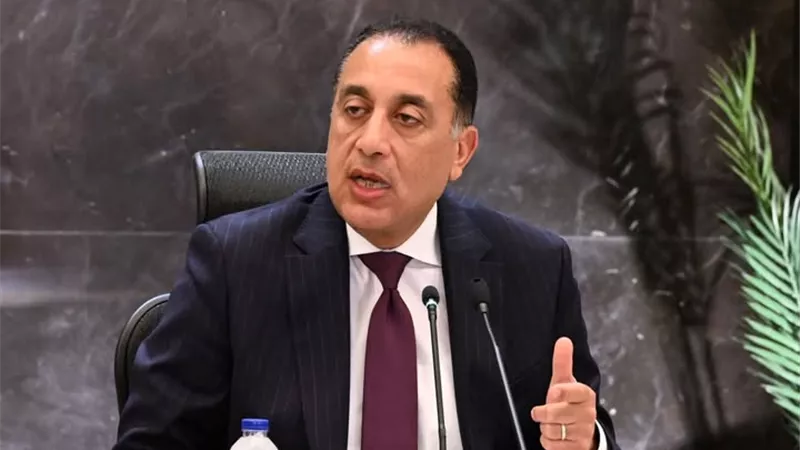 رئيس الوزراء يتابع مع وزير التموين موقف مخزون الأرصدة من السلع الغذائية