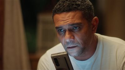 آسر ياسين ينفصل عن دينا الشربيني بفويس نوت في اتنين غيرنا