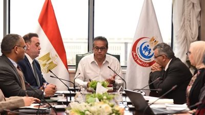 «الصحة» تُسرّع التنفيذ في 17 مشروعًا قوميًا وتدفع التحول الرقمي بالمحافظات