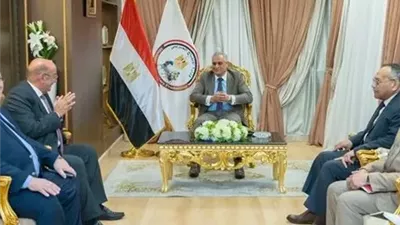 وزير الإنتاج الحربي يبحث مع رئيس البنك العقاري المصري العربي آفاق التعاون المشترك