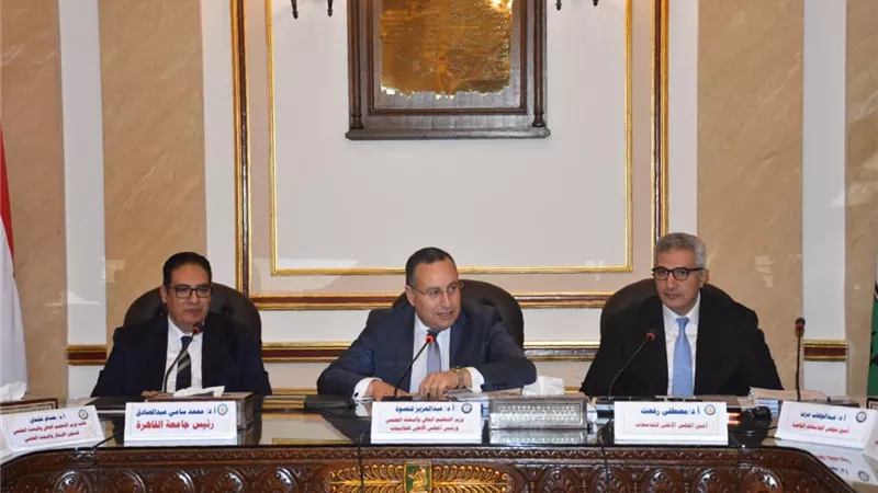 وزير التعليم العالي يوجه بمواصلة تطوير المستشفيات الجامعية للارتقاء بالخدمات الصحية