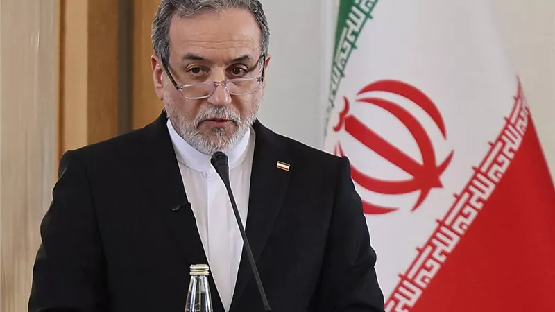 وزير خارجية إيران: واشنطن اختارت الحرب وعليها أن تدفع ثمنها