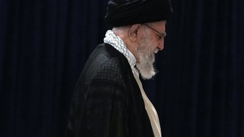 المرشد الإيراني الراحل