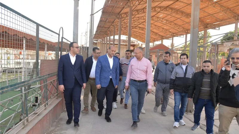 محافظ أسيوط يجري جولة تفقدية لمرسى حورس السياحي ومرسى العبارات النهرية
