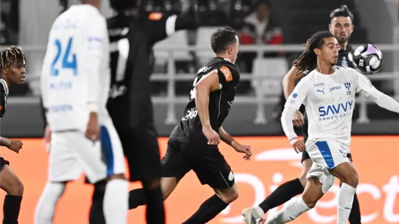 صدمة جديدة في الهلال.. إصابة تربك الحسابات قبل مواجهة النجمة