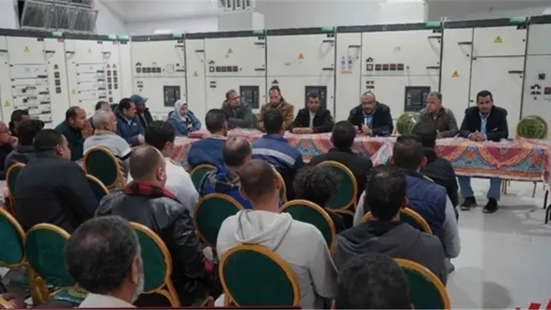 رئيس مياه سوهاج يتفقد محطات مياه الشرب والصرف الصحى بساقلتة بسوهاج 
