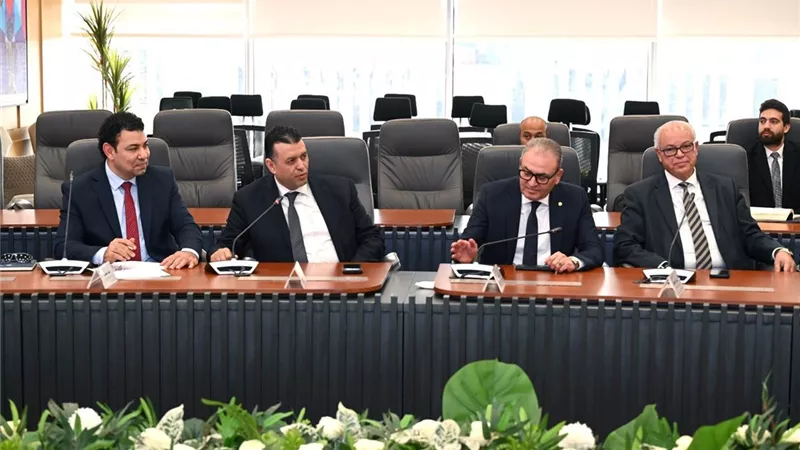 غرفة الصناعات النسيجية تطرح روشتة إنقاذ القطاع أمام وزير الصناعة