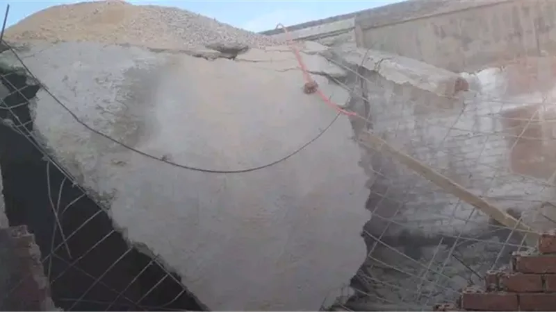 تنفيذ حالات ازالة تعديات ومخالفات بنائية على أملاك الغير بحى غرب المنصوره