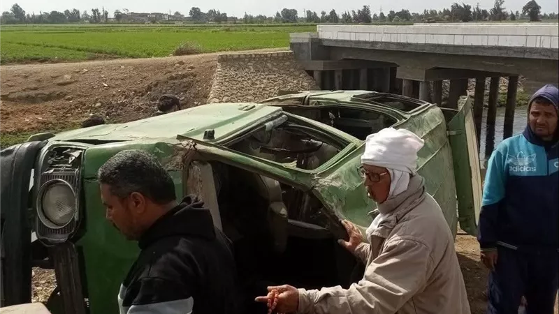 انقلاب سيارة على طريق الحوة ببيلا.. ونقل المصابين إلى مستشفى بيلا المركزي بكفر الشيخ