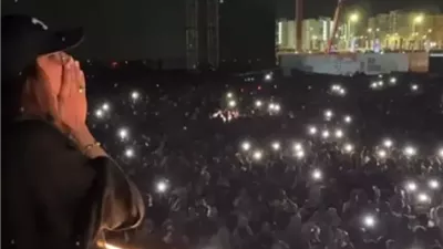 أنغام تفزع من طائرة 