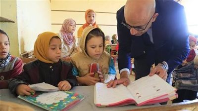 التعليم تشدد على الالتزام بالبرنامج العلاجي القومي لتنمية مهارات القراءة والكتاب