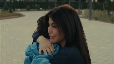 جومانا مراد حديث السوشيال ميديا بعد مشهد ضياع ابنها في “اللون الأزرق”