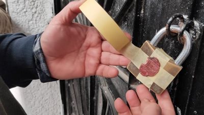 تشميع 5 محلات غير مرخصة لبيع بطاريات سيارات مجهولة المصدر بالجيزة