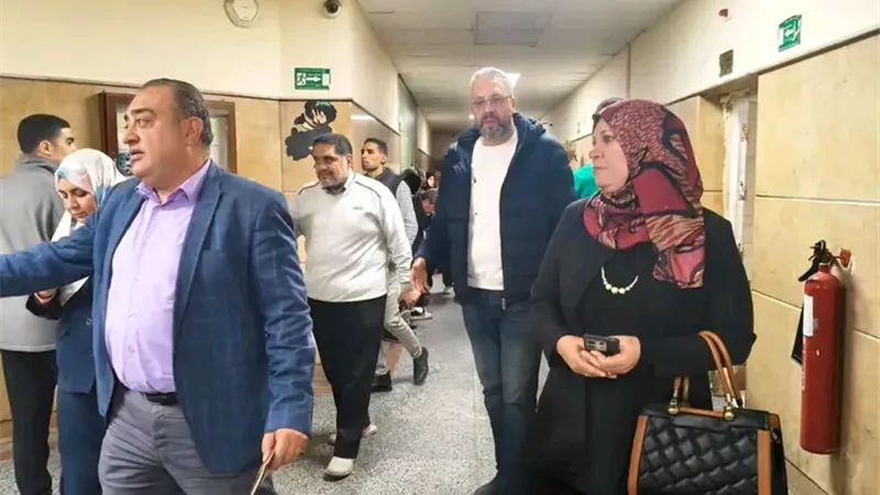 محافظ الدقهلية يتابع تداعيات حادث حريق مزرعة الدواجن ويوجه بتوفير الدعم الطبى للمصابين