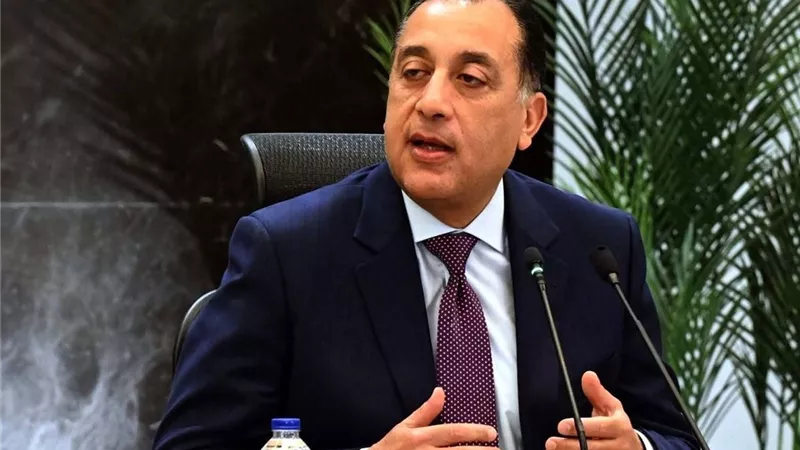 الحكومة:  الإعلان مبكرًا عن حزمة تحسينات في الأجور والدخول للعاملين بالدولة