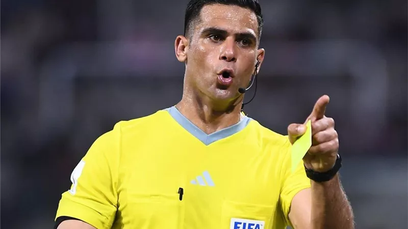     محمد معروف حكمًا لمواجهة الأهلي وزد في الدوري 