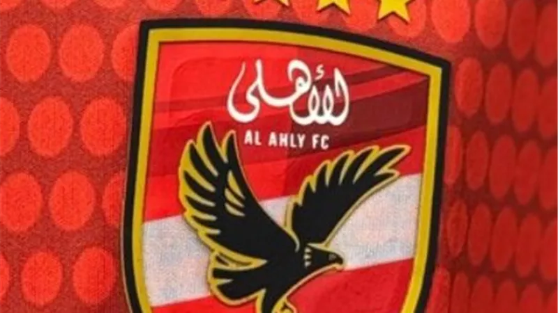 الأهلي يتقدم بشكوى ضد الحكم محمود وفا.. ويطالب بكشف محادثات الـVAR