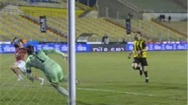 الشوط الأول .. الأهلي يتقدم على المقاولون العرب في الدوري بهدف تريزيجيه