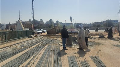 محافظ أسيوط يشدد على تسريع المشروعات الخدمية ومتابعة تطوير كوبري نجع سبع