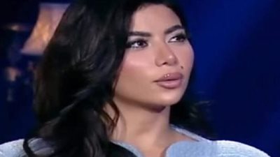 كارولين عزمي تكشف معاناتها مع الاكتئاب: «قلبي اتكسر ولجأت لطبيب نفسي»