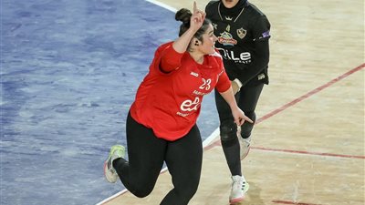 الأهلي يهزم الزمالك بقمة لقاءات دوري عمومي سيدات اليد