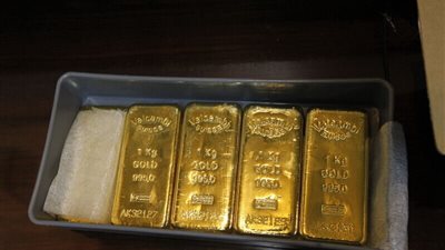 الدولار والنفط يعيدان تشكيل سوق الذهب عالميًا..  و 200 جنيه ارتفاعًا خلال أسبوع 