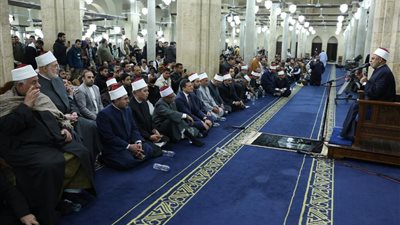 الأزهر يحث المصلين على اغتنام العشر الأواخر بالذكر والاعتكاف والعمل الصالح