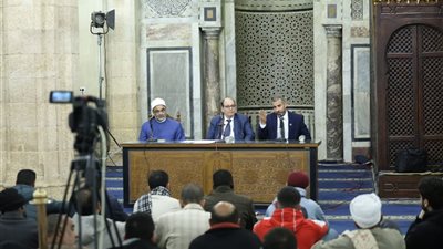 ملتقى الأزهر بعد التراويح يفند شبهات تدوين السنة النبوية ويؤكد: القرآن والسنة محفوظان بحفظ الله
