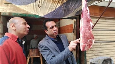 قبل العيد.. ضبط لحوم فاسدة ومخالفات تموينية بالعدوة في المنيا