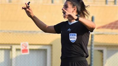 طاقم تحكيم مصري لمباراة الجزائر والكاميرون في تصفيات أفريقيا للناشئات