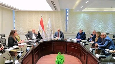 وزير التعليم يبحث مع ممثلي الشركاء الأكاديميين تعزيز التعاون في تطوير المدارس