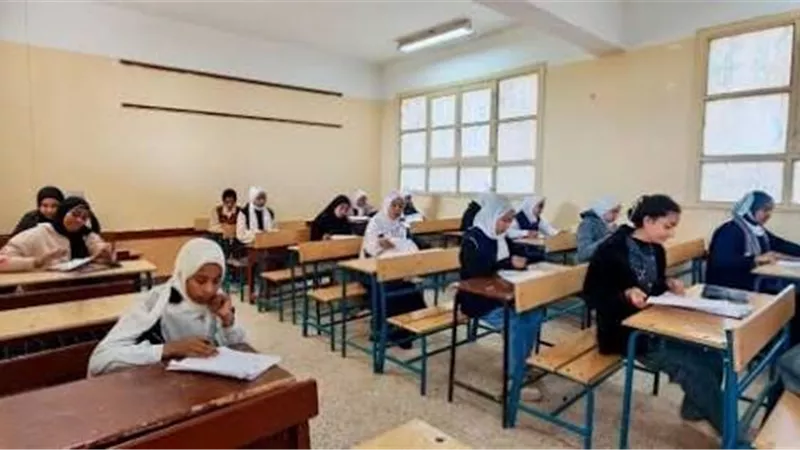 خاص | 912 ألف طالب يتقدمون والاستمارات تسلم حتى 26 مارس قبل بدء المطابقة