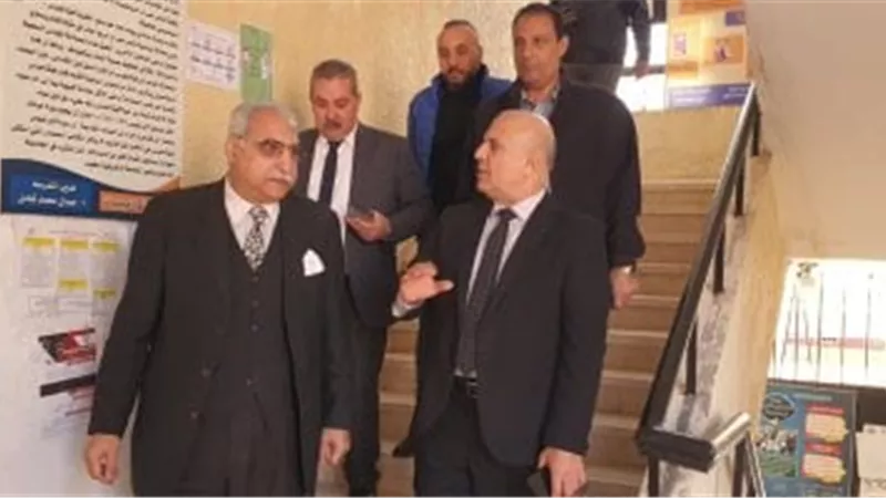 وكيل تعليم القليوبية يستبعد مديرة مدرسة ويستدعي مدير إدارة بنها للتحقيق بسبب تدني حضور الطلاب