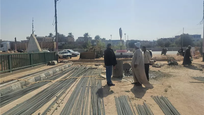 محافظ أسيوط يشدد على تسريع المشروعات الخدمية ومتابعة تطوير كوبري نجع سبع