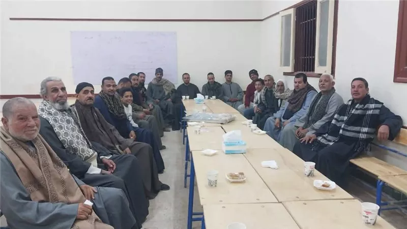 مدرسة النواميس الإعدادية بأسيوط تنظم إفطارًا جماعيًا يجمع المعلمين الحاليين والسابقين