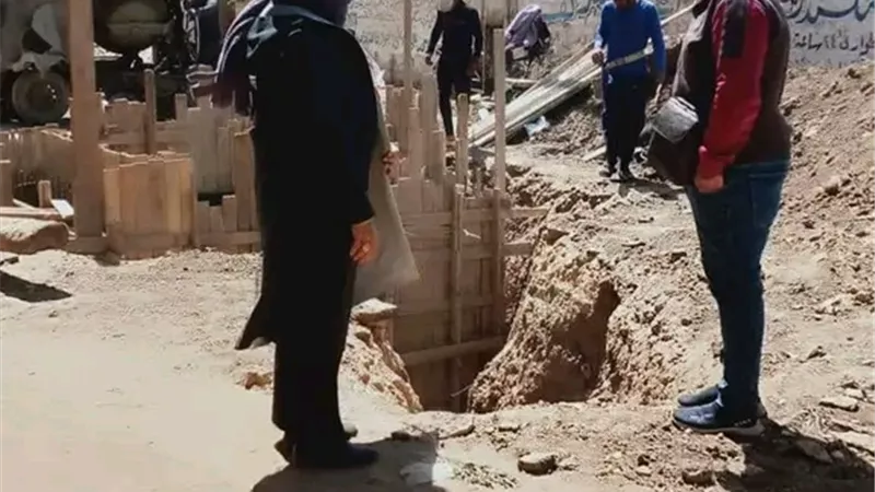 متابعة أعمال خطوط الطرد لمحطة صرف صحي جزيرة طما  بسوهاج