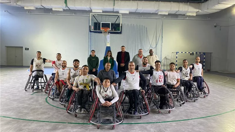 مي زين الدين تزور معسكر منتخب سلة الكراسي المتحركة لدعم اللاعبين 