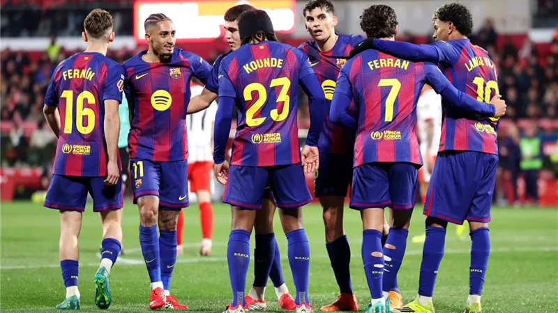 فليك يعلن قائمة برشلونة لمواجهة أتلتيكو مدريد في دوري أبطال أوروبا