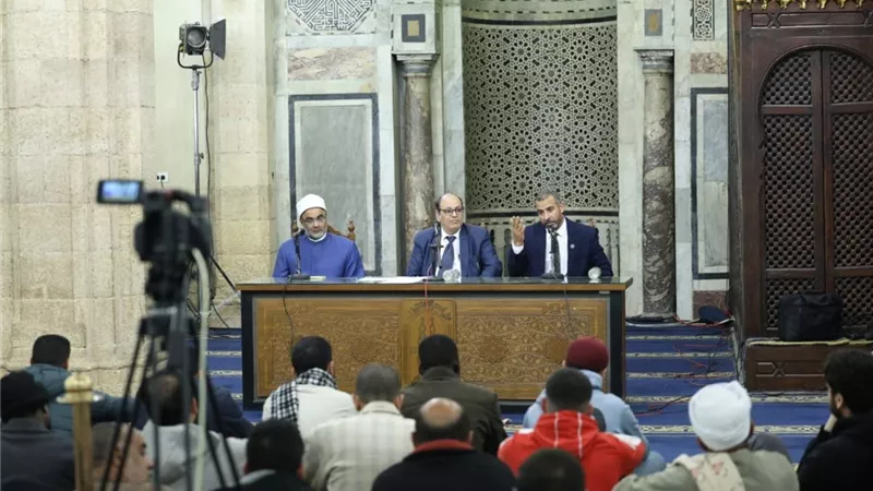 ملتقى الأزهر بعد التراويح يفند شبهات تدوين السنة النبوية ويؤكد: القرآن والسنة محفوظان بحفظ الله
