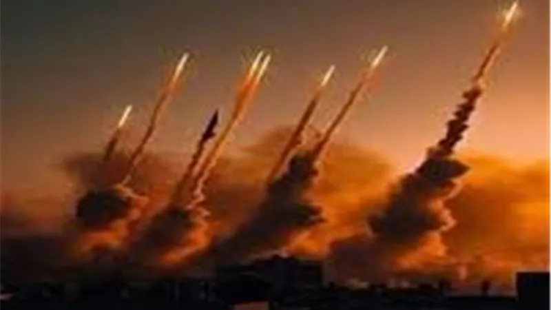 الحرس الثوري يضرب عمق الاحتلال.. رشقات صاروخية تفعل صفارات الإنذار