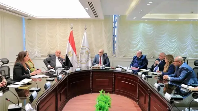 وزير التعليم يبحث مع ممثلي الشركاء الأكاديميين تعزيز التعاون في تطوير المدارس