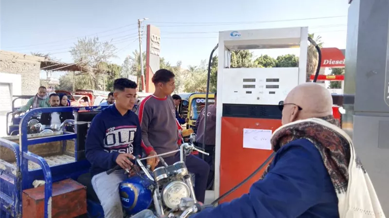 محافظ أسيوط يوجه باستمرار الحملات المكثفة على مواقف السيارات ومحطات الوقود ومستودعات البوتاجاز لضمان الالتزام بالأسعار المقررة