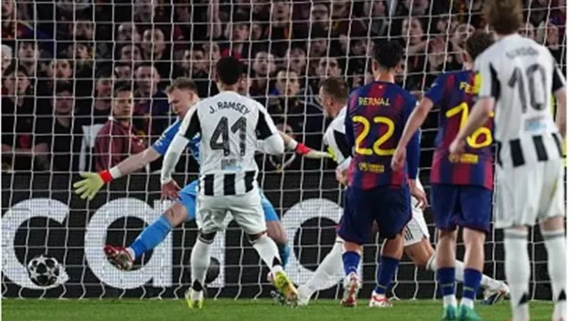 دوري أبطال أوروبا.. التعادل الإيجابي يحسم الشوط الأول في مباراة برشلونة ونيو كاسل