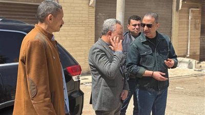 محافظ الجيزة يجازي رئيس مدينة الصف بعد مشاهدته لتجمعات للقمامة 