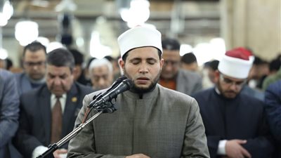 بتوجيهات الإمام الأكبر.. الأزهر يتكفل بعلاج إمام القبلة بعد إصابته بنزيف في المخ